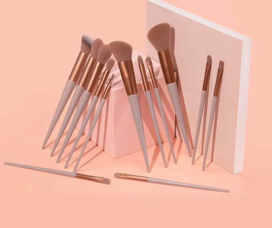 Nuwelly Makeup Brushes Scarlett Collection